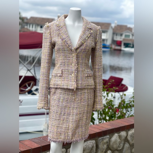 SOLD 🐣🌸 CHANEL blazer jacket skirt suit set tweed Boucle pink purple yellow - Picture 1 of 16